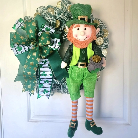 St Patricks Day Leprechaun Wreath Deco Mesh Bow Pot of Gold